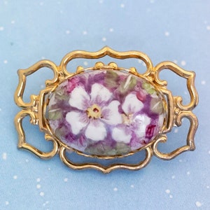 Vintage Art Nouveau White Floral Gold Tone Intricate Brooch | J26