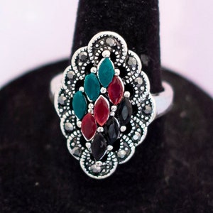 Anillo de colores africanos vintage / Tono plateado / Talla 7 / J26