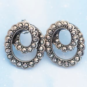 Vintage Marcasite Elegant Twirl Stud Earrings | Avon | J1