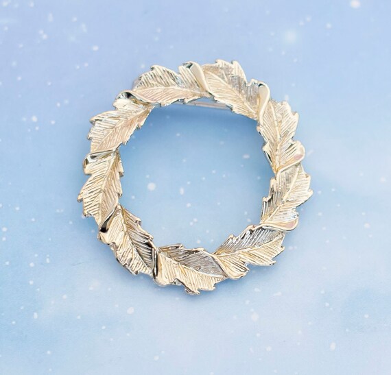 Vintage Art Nouveau Leaf Circle Brooch | Gerry's … - image 1