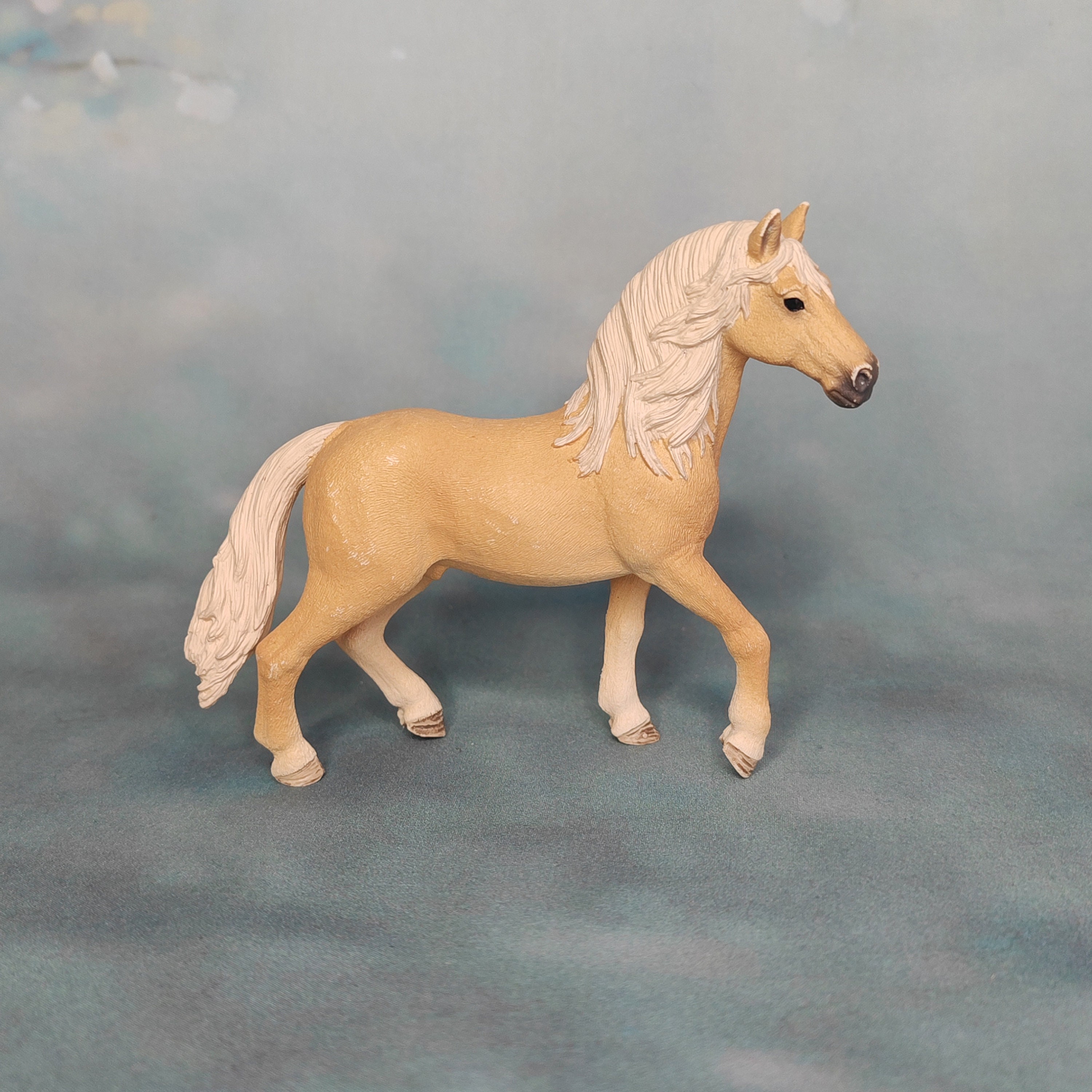 Schleich Horse Andalusian Stallion From Set 42431 In good pre-owned  condition Collectible Animal Replica