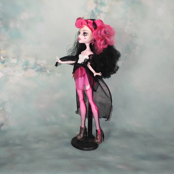 Monster High Ghouls Rule Draculaura Doll No Wings One Shoe Damaged Stockings Yellow Stains Etsy Finland