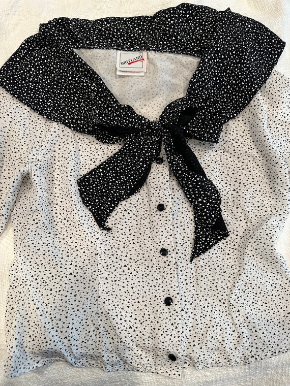 Black and white vintage sailor style top. All over