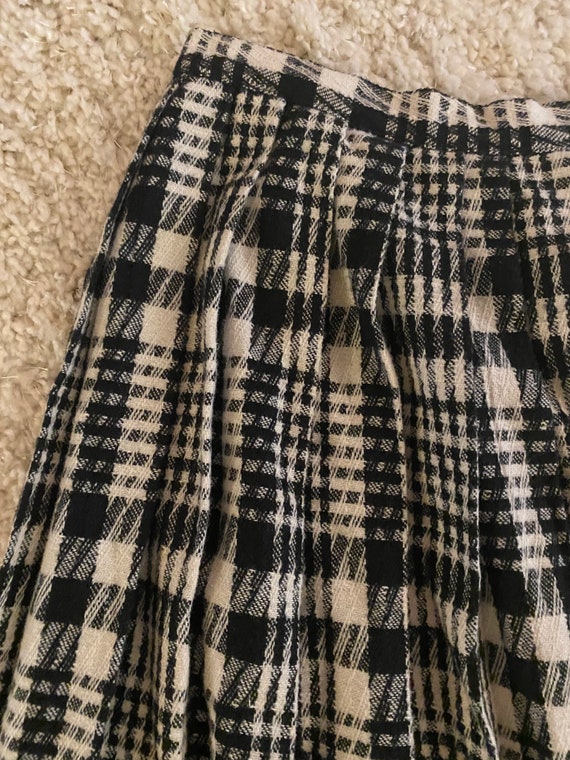 Vintage skirt. Black and white. Plaid. Houndstoot… - image 1