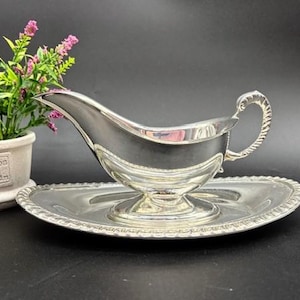 Antique Silver Gravy Boat and Underplate c.1920s Lipman-Levinter Industries Viking Plate - Elegant Tableware - Made in Canada