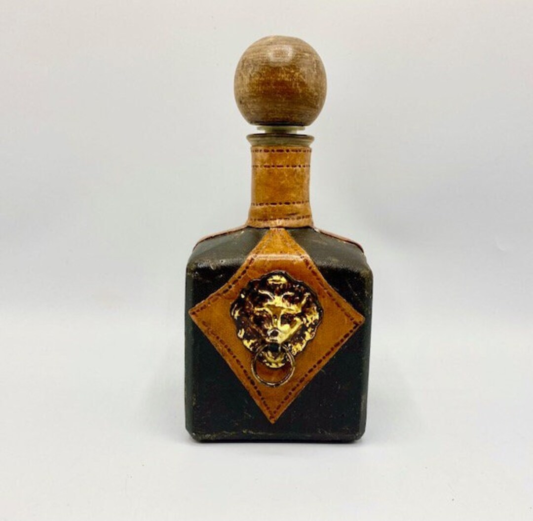 Abigails Lionshead Decanter with Decorative Stopper main image 1