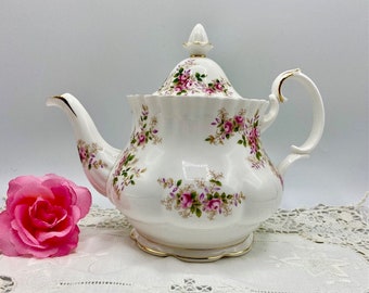 Vintage Royal Albert Teapot 1960s Bone China Lavender Rose Pattern Large 6 Cup Size.....England