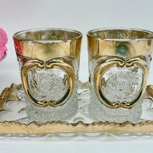Ensemble de 2 verres à whisky anciens EAPG vers 1904 et plateau pour cartes de visite/service vers 1898 Beaumont Glass & Tarentum Glass Companies - Fabriqué aux États-Unis