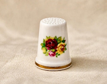 Royal Albert Bone China Thimble with Original Box c.1960s Old Country Rose Pattern