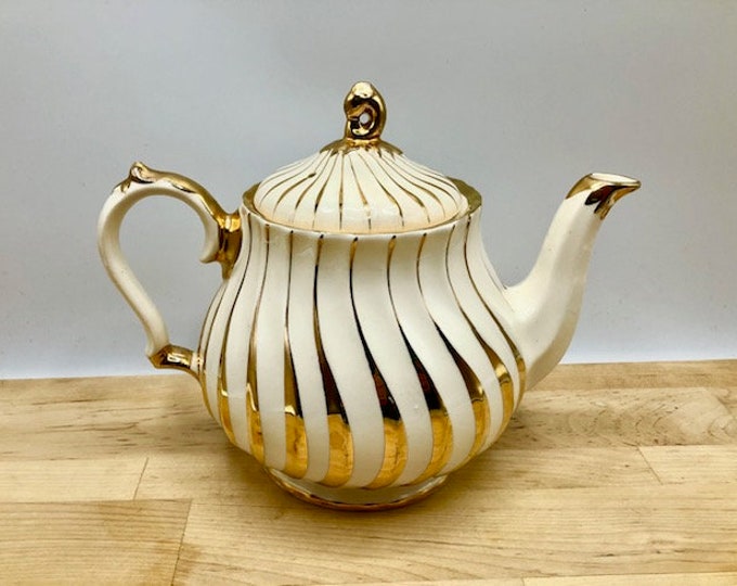 1940s Teapot Vintage Sadler 2737 Gold and Cream Spiral 4 Cup Teapot