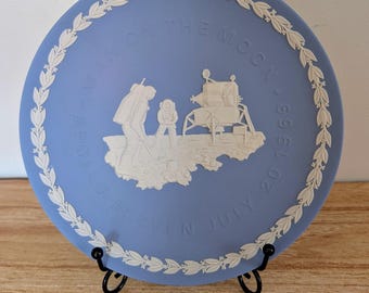 Wedgwood Jasperware 8-inch bord maanlanding Apollo 11 reliëf, juli 1969