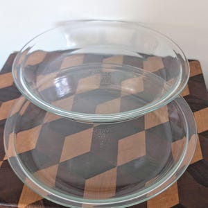 PYREX 1970''s Set of two Clear Glass "Flat Rim" 9 Inch, 23 cm Vintage Pie Plates Baking Dishes #209