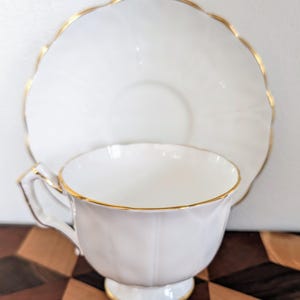 Aynsley Golden Crocus Vintage Tea Cup and Saucer Bone China #88 England