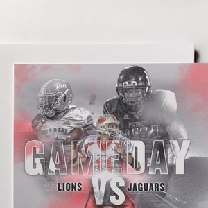Puede incluir: Un dise&ntilde;o gr&aacute;fico para un partido de f&uacute;tbol americano entre los Lions y los Jaguars. La imagen presenta a tres jugadores de f&uacute;tbol americano en acci&oacute;n, con el texto "GAMEDAY" y los nombres de los equipos en letras grandes y en negrita.