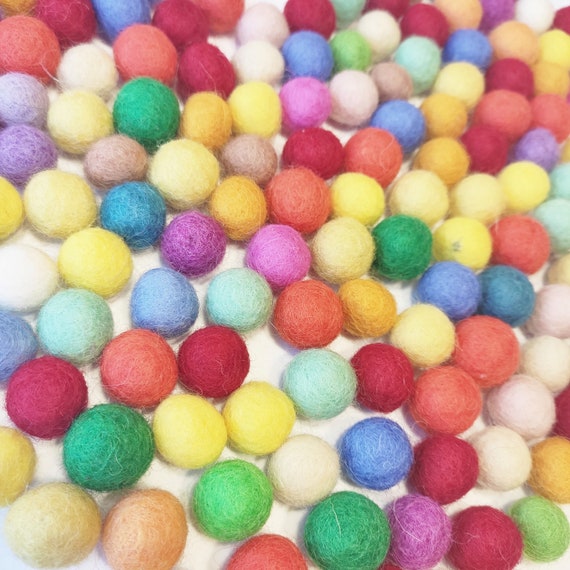 Felt Balls 1,5 cm or 15mm mixed colors – THREEWOOD