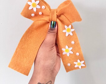 Groovy Birthday Party Bow. Groovy Daisy Birthday. Big Bow Girl.