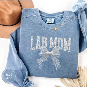 Comfort Colors Labrador Retriever Shirt, Black Lab Mom Coquette Sweatshirt, Chocolate Brown Yellow Labrador Retriever Gift Labrador Dog Mom