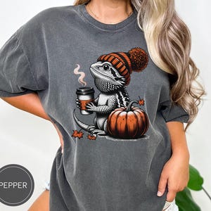 Bearded Dragon Shirt, Bearded Dragon Fall T-Shirt, Reptile Lover Gift, Bartagame Crewneck, Pet Lizard, Vintage Beardie Gift For Owner