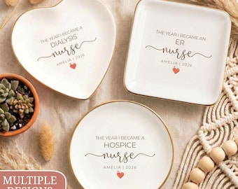 Personalized Nurse Ring Dish, Custom Nursing Specialty Gift for Her, RN Jewelry Tray, Nurse Team Graduation Name Year Keepsake Daughter