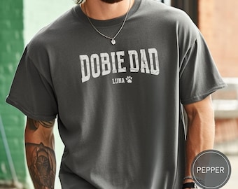Kundenspezifisches Dobermann-Hundedad-Hemd, personalisiertes Dobie-Sweatshirt, Vatertags-Crewneck-Geschenk für neuen schwarzen und roten Dobermannpinscher-Welpenbesitzer