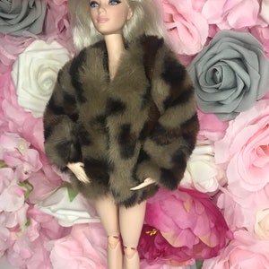 Luxury brown leopard print soft faux fur winter dolls coat  jacket. poppy Parker fashion royalty this coat is super soft to touch