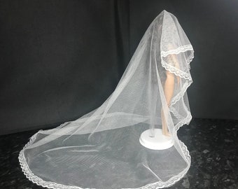 Dolls wedding veil with lace flower trim.  Dolls Wedding