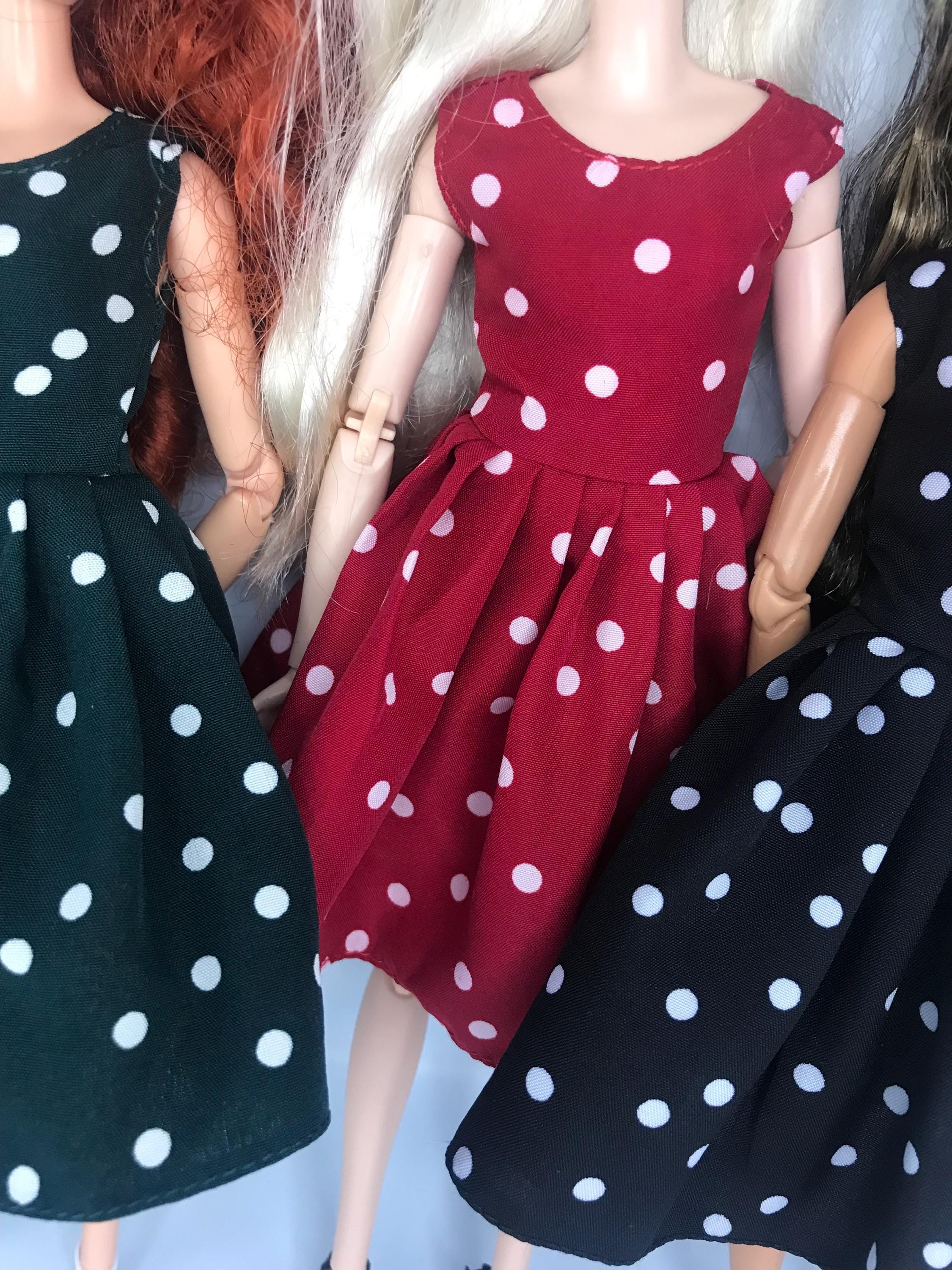 Pretty woman red dress France