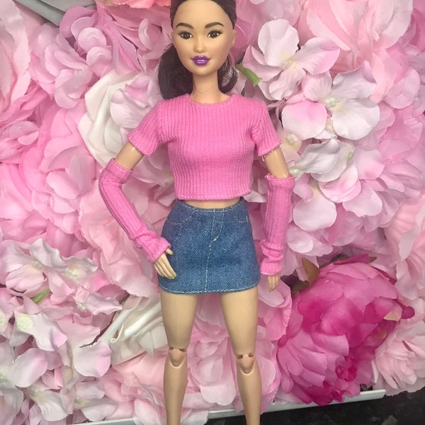 Dolls 4pc clothes set. Pink dolls trainers mini dolls jean skirt crop t shirt and arm Accessories
