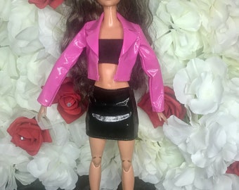 4pc dolls outfit dolls jacket dolls tube top dolls skirt and dolls shoes.  Full outfit for dolls