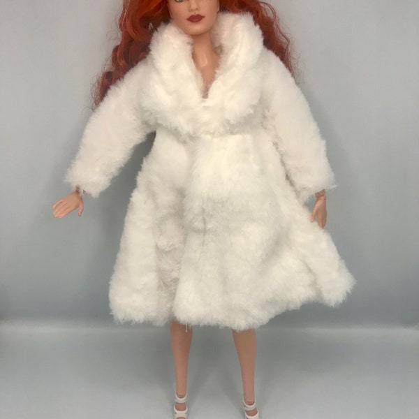 soft faux fur winter dolls coat  jacket. Fits a 12inch doll poppy Parker fashion royalty this coat is super soft to touch