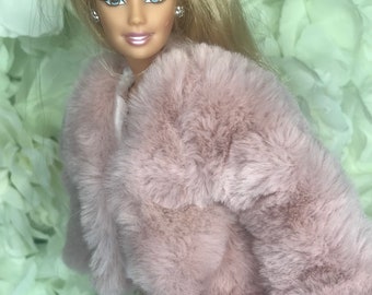 Baby pink soft faux fur winter dolls coat  jacket. Fits a 12inch doll poppy Parker fashion royalty this coat is super soft to touch