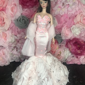 Luxury baby pink high quality dolls cocktail dress sequins sparkly off shoulders dress zip fasten bridal wedding gown prom