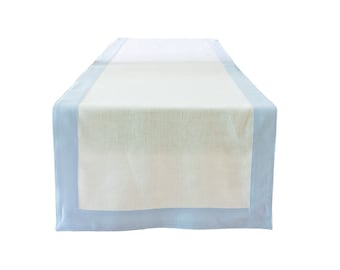 Corredores de mesa con bordes azul bebé, 21" x 67"
