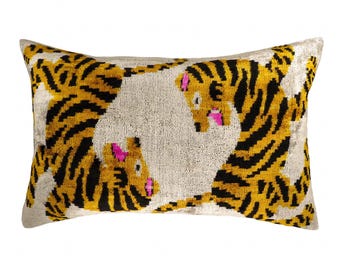 Poszewka na poduszkę z jedwabiu bengalskiego ikat: nadruk tygrysa (16 x 24)
