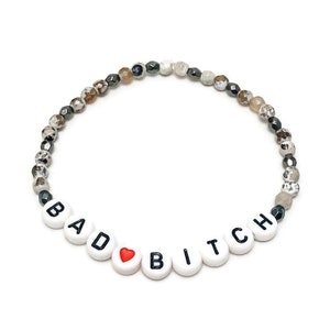 Mala perra Pulsera de piedras preciosas Pulsera de letras Curse Word Pulsera de palabras malsonantes Pulsera de amigo Snarky Friend Gift