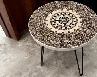手作りのモザイクコーヒーテーブル：ブラウンベージュのセラミック 