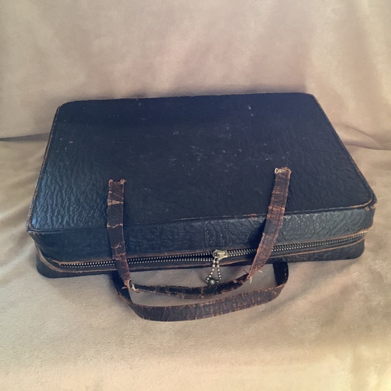 Vintage Antique Leather Grooming Travel Kit Beaut… - image 8