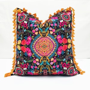 Uzbek Suzani Pillow Cover: Bohemian Medallion Print with Tassels (16x16&quot;)