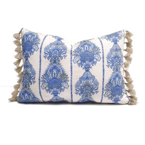 Blue Damask Tassel Pillow Cover, Soft Retro Damask Print Cushion, Vintage Baroque Motif Pillow Cover with Blue Floral, Tasseled Pillow Case