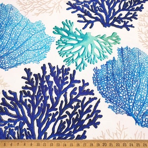 Tessuto corallo color menta e blu tagliato su misura / Barriere coralline su tessuto beige per decorazioni per la casa, tende, cuscini/divani, tessuti per tappezzeria per sedie