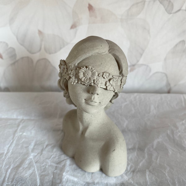 Beton Deko Dekoration Betondeko Figur Statue Venus Aphrodite Frau Woman Body Curvy Blumenmädchen Blume Bloom Girl