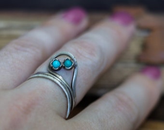 Elegant silver vintage ring Sterling silver ring Tiny turquoise ring Flower ring Forget me not ring