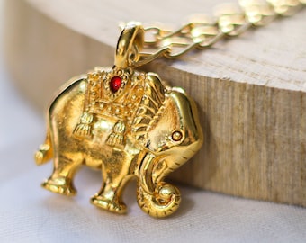 Vintage Avon Gold Tone Elephant Pendant Necklace: Signed Chain