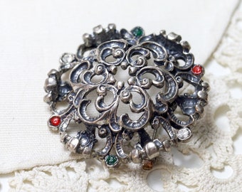 Elegant vintage silver tone heraldic dome brooch pin Victorian style rhinestone brooch