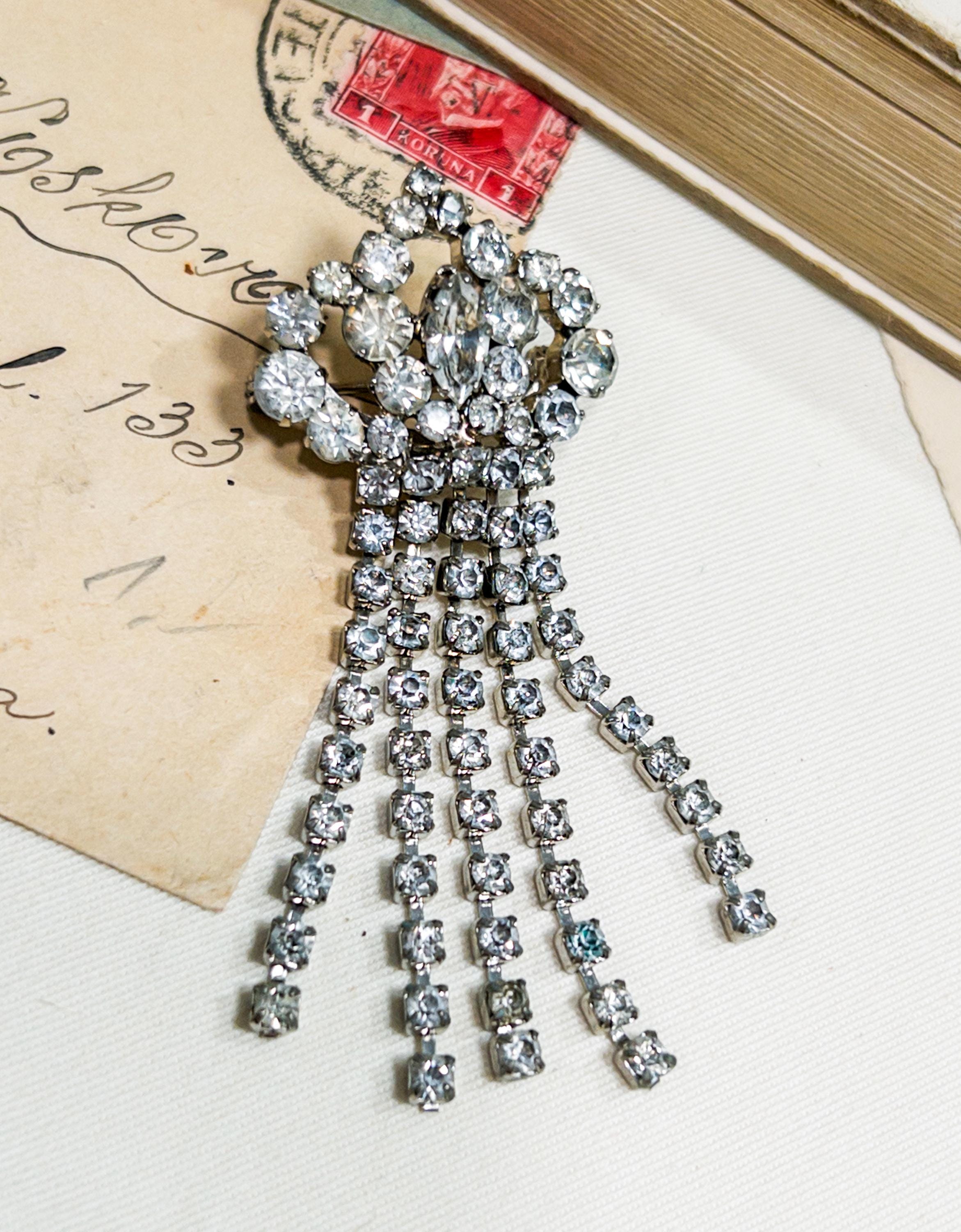 Spilla A Forma Di Corona Con Strass E Nappe Lunghe Con Perle - Accessorio Vintage Donna Per Abiti Eleganti - Idea Regalo - 3