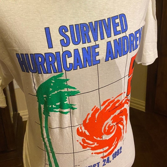 VTG 90s I survived Hurricane ANdrew natural disaster survivor t shirt
