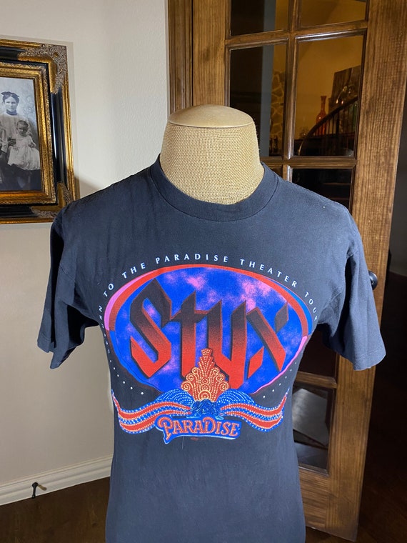 VINTAGE  1996 The STYX return to paradise theater 