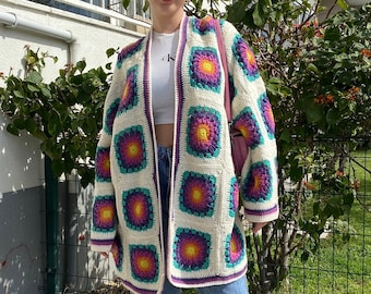 Cardigan all'uncinetto fatto a mano, cardigan quadrato della nonna, maglione da donna colorato, maglieria Boho Chic, giacca all'uncinetto, cardigan patchwork