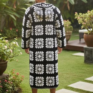 Lång svartvit fyrkantig mormorskofta: XS-2XL Unisex kofta