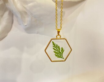 Groene Varen Ketting | Handgemaakte sieraden | Echte geperste bloemen | Hars Ketting | Gedroogde bloemen | 18in Ketting Ketting